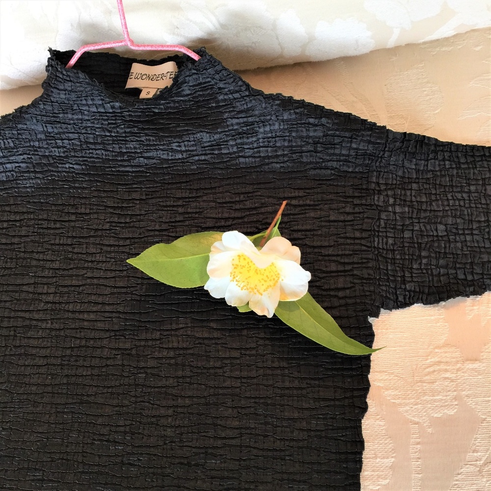 * SOLD* STRETCHY SILKY MOCK NECK TOP - Picture 7 of 8
